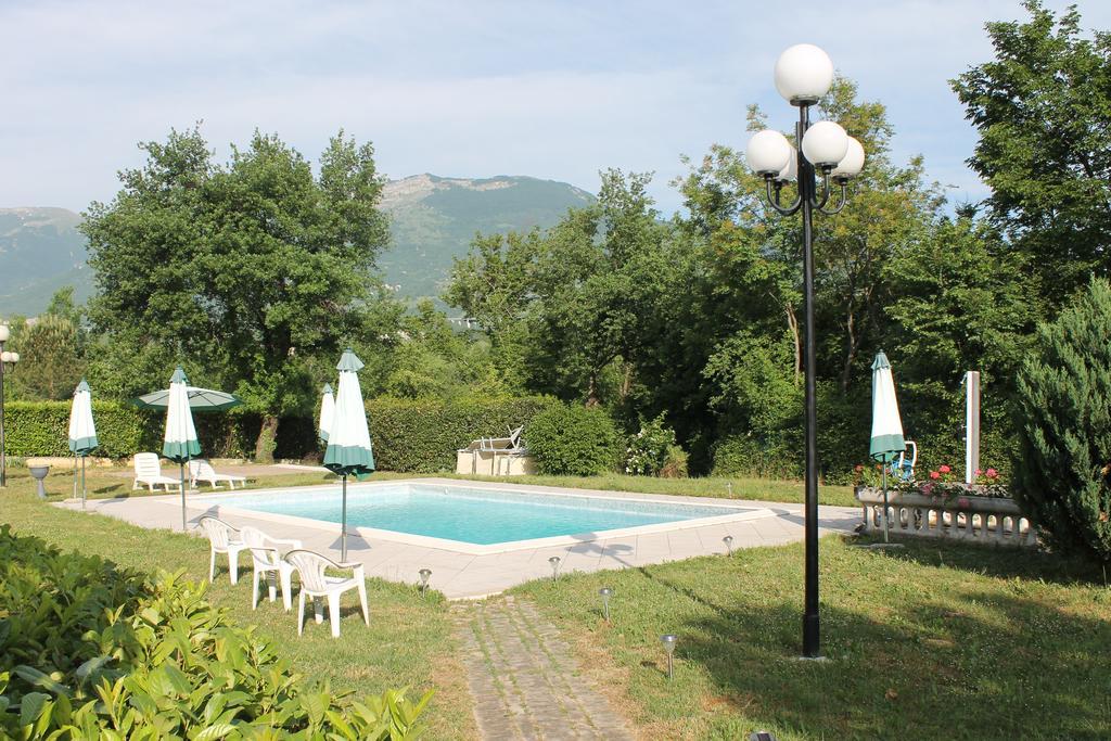 Residence La Piscina Isola del Gran Sasso dʼItalia Extérieur photo